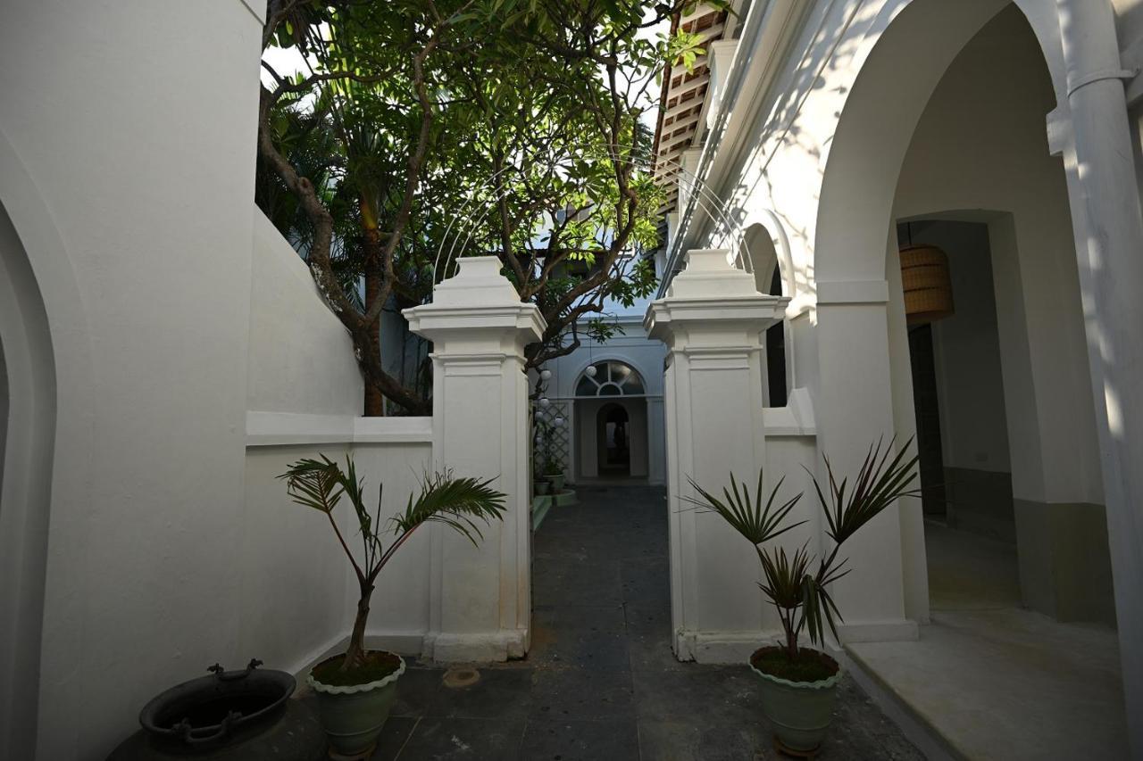 La Cedille - French Heritage House Puduccseri Kültér fotó